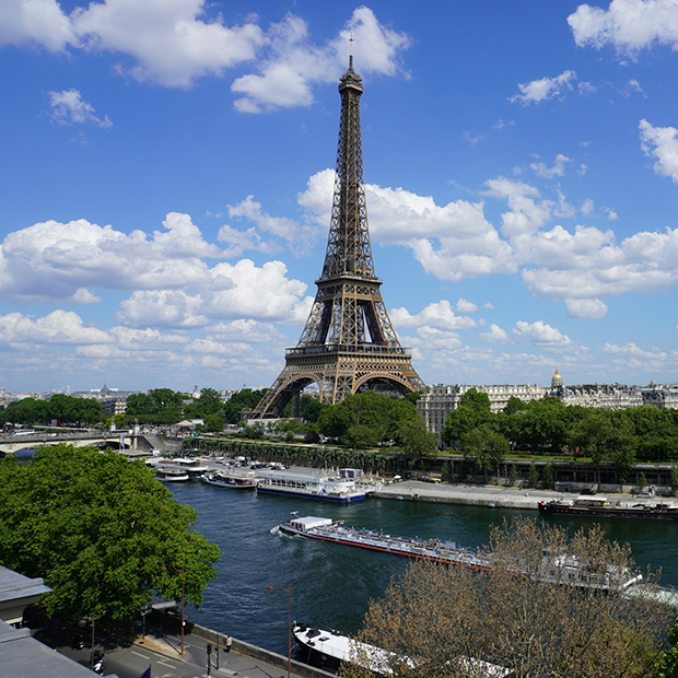 Avenue Six Paris